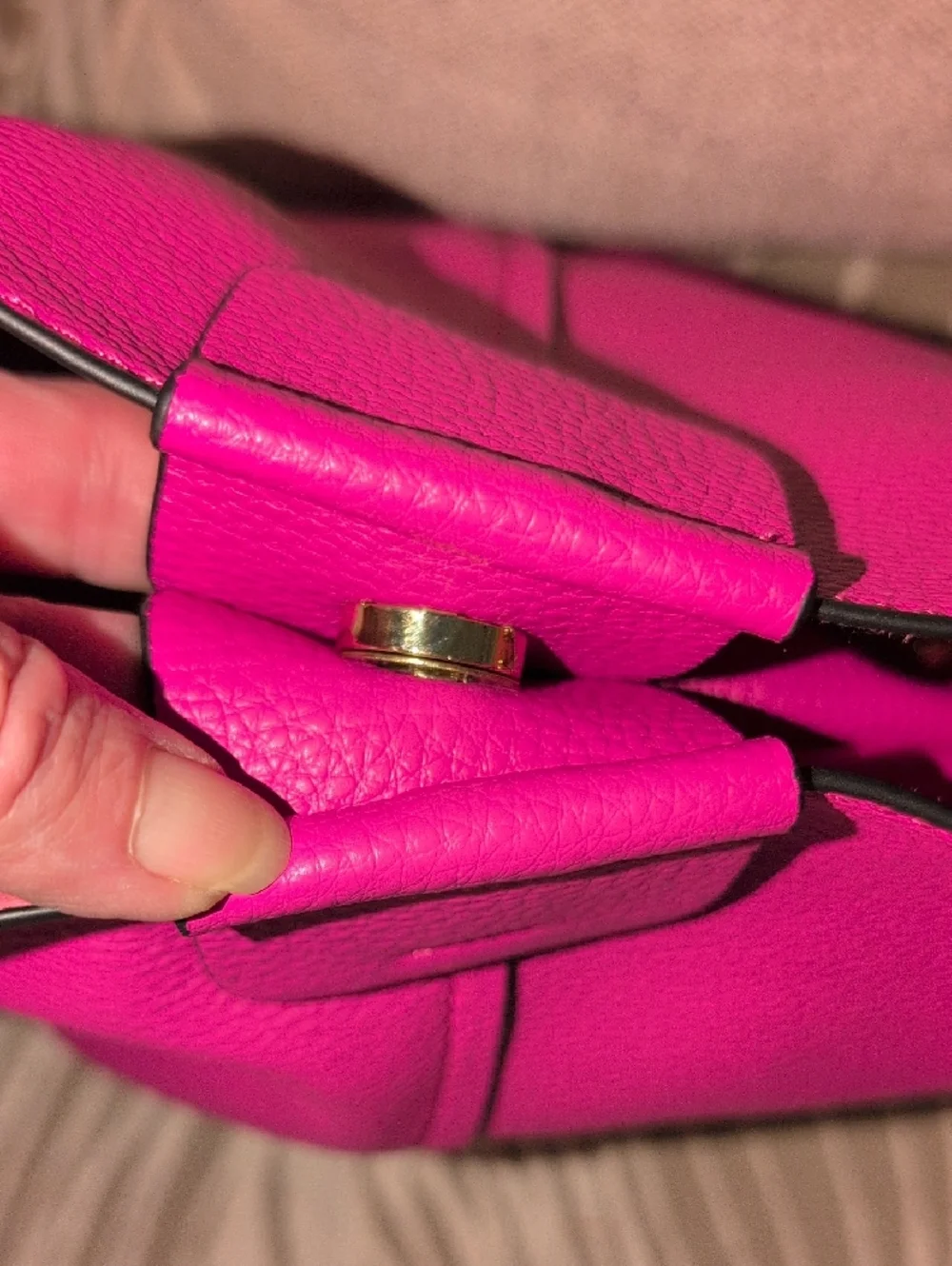 Fashion Hot Pink Women's Bucket Bag And Separate Pouch - NWT